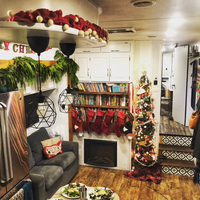 Read more about the article How to Bring The Holidays To Life Inside Your RV